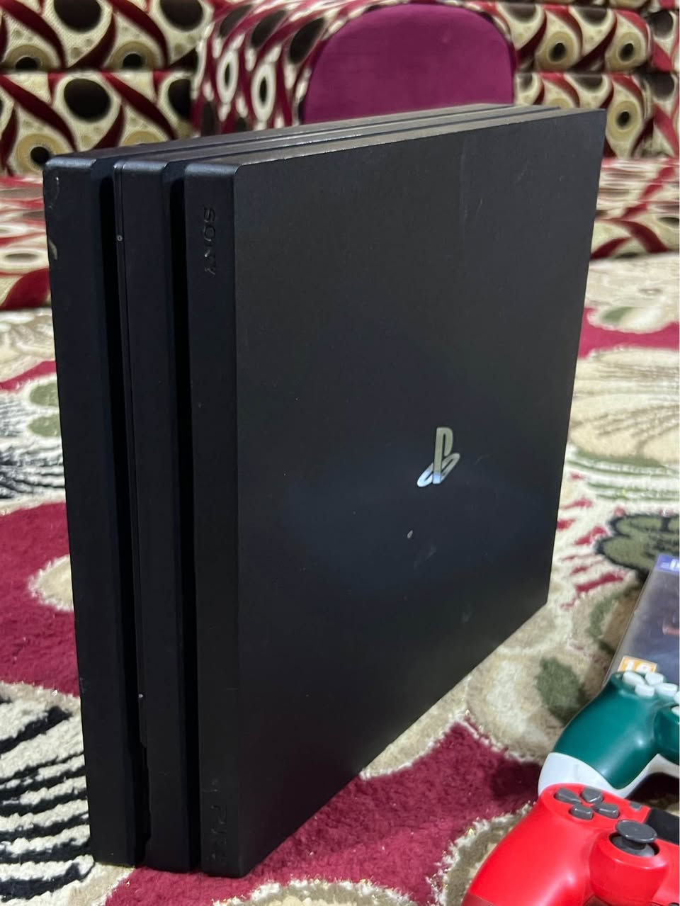 سلام عليكم  بلايستيشن 4 هارد 1000 غيغا
الملحقات 
مع جوستك عدد 2
كابل التشغيل
شاحن للجوستكات
قرص Uncharted: The Lost Legacy
ألعاب بالحساب هواي، أبرزها الي منزلهم

FIFA 25
PES 26
Grand Turismo لعبة سيارات سباق 
Gravel Demo
Mortal Kombat لعبة قتال  

الجهاز نظيف جداً وما بي أي خلل، شرط الفحص.
لا مصلّح ولا مفتوح نهائياً.
السعر: 250 الف وبي مجال حق جية
العنوان: البصرة - الجمعيات الأولى
*********** البصرة, العراق
