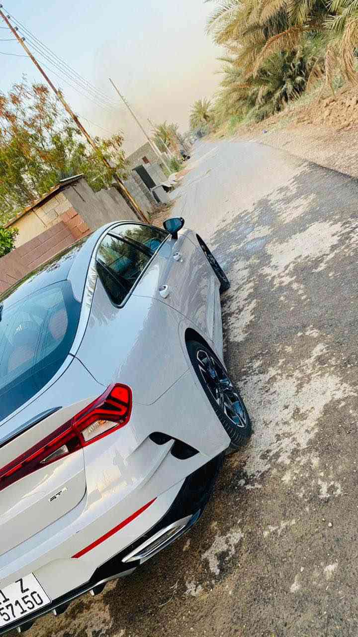 كي فايف موديل 2024 ماشيه 23 ألف ميل فول الفول موصفات (جيتي لاين) مكينه 1600تيربو جيدي أي 
داخل احمر خارج إسمنتي الضرر موضح بلسونار 
(ضرر امريكا) *********** دوره بعيثه المكان 175 السعر بغداد, العراق
