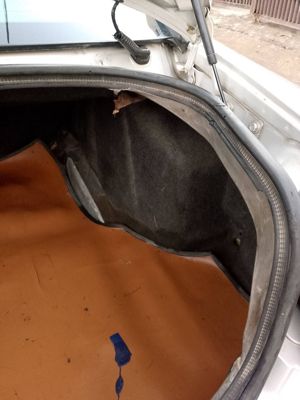 السلام عليكم جاجر اصل 10سلفر  اربيل بسمي كير مكينه تبريد طخم امامي خلفي شرط بيها جاملغ امامي واحد تبديل واحد صبغ بدوان دواخل شرط مكان السياره موصل السعر 90 وابيها مجال تلفون ***********
