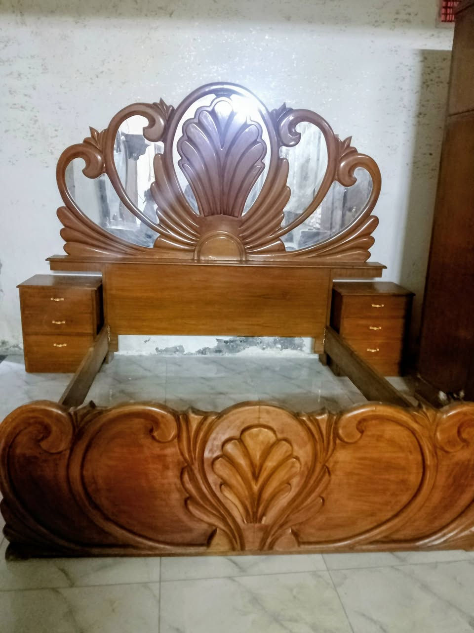 غرفه نوم صاج داخل وخارج تسكام
السعر 550 بغداد الحريه ***********
