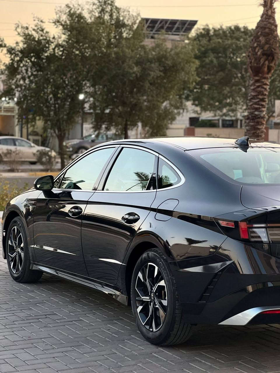 السلام عليكم
سوناتا موديل
 2025 كلين بدون قطرة صبغ فقط بارد بالبنيد بدون دواخل بدون ايرباك
ماشيه 19 الف

اللون اسود حبري متغير
مواصفات
شاشه 
كامره
لايت عدسات
بصمه
رادار امامي
رادار خلفي
رادار جانبي
لد امامي خلفي
ويل كب
توقف ذاتي 
قياده ذاتيه
تنبيه خروج عن المسار
تحديد مسار 
فول تحكم ستيرن
كشن السائق كهرباء
تدفئه بالكشنات
تدفئه بالاستيرن 
داخل  اسود
شفتات 
كير تعليك
تبريد بيانو لمس
ترحيب عند الاقتراب
صندوق ذكي
تشغيل عن بعد
محرك 2500✈️
صور الحادث بالمنشور  
بدون اي دواخل شاصي اللغد والايرباك والكير والمحرك كلهن مكفولات 
صور امريكا بالمنشور
للاستفسار***********
الموقع بغداد الدورة 
السعر 197$
رقم اربيل الدولي تحويل وكاله مضمون
