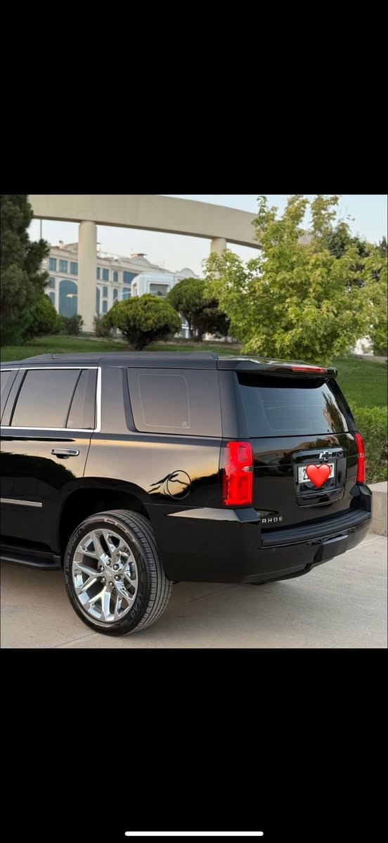 السلام عليكم 
للبيع فقط بدون مراوس تاهو 2017 خليجي وكالة المنصور نص مواصفات : LT
مقاعد جلد 
كراسي كهرباء 3 دكم 
قاصه 
فرس وسطي 
ويل كب بريمر 22 
تبريد مركزي 
شاشه كبيره 
كامره دواره 
تحكمات تبريد خلفيه 
رادار 
تنبيه 
نضام السير ع الخط 
محرك 5.3
حساسات 
مري كهرباء 
كروس سرعه وتحكمات 
مانع تزحلق
ليد امامي خلفي 
لايت عدسة زنون متحركه 
كشاف زنون 
سبعه راكب 
السياره مكفوله عام 
ماشيه 147 الف km جديده بمعنى الكلمه 
رقم سليمانيه الجديد سنويه وهزه والفحص كلها جديد سياره جاهزه 
دينار مابي مصرف
شرط التحويل 
السعر 355 وبي مجال 
العنوان بغداد الدوره 
***********
