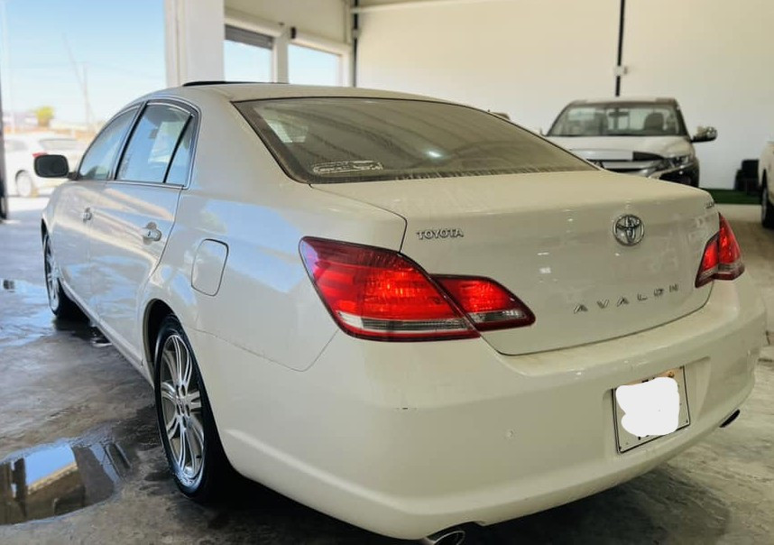 🚗 تۆیۆتا ئەڤەلۆن مودێل 2006
✨ نموونە لە جوانی ✨
      🚘 تەنها  ٣٦٠٠٠  کیلۆمەتر ڕۆیشتووە🚘
✔️ خەلیجی (مانگی 8)
✔️ گێر و مەکینە بە شەرت (برغویی نەکراوەتەوە)
✔️ بۆیاخ بە شەرت – قەترە بۆیاخی نییە
✔️ تەنها لە 3 شوێن دەعامیەکانی شوختی هەیە (خۆم دڵم نەهاتووە چاکی بکەم -لە رەسمەکانیش دیارە)
✔️ فول مواسەفات
✔️ دوو بەسمە و سڵاید
✔️ سەنەوی تازە تا 2027
✔️ زۆر کەم ڕۆیشتووە

🚘 ئۆتۆمبێلەکە زۆر پاک و ماڵی دۆستە
تکایە گەر موشتەری نیت سەرمان مەئیشنە 
💰 بۆ زانینی نرخ:
تکایە لە کۆمێنت "نرخ" بنووسە
→ هەموو زانیارییەکان ڕاستەوخۆ بۆ مەسنجەرەکەت دەنێردرێت 📩

🌟 DASTY2 – کوالێتی و متمانە
********************************************************************************************************
🚗 تويوتا أفالون موديل 2006
✨ نموذج في الجمال ✨
🚘 الممشى فقط 36,000 كيلومتر 🚘

✔️ خليجي (شهر 8)
✔️ الجير والمحرك بشرط (لم يتم فتحه)
✔️ الصبغ بشرط – لا يوجد أي صبغ قطرة
✔️ يوجد فقط خدوش خفيفة في 3 أماكن من الدعامة (لم يقم المالك بإصلاحها – واضحة في الصور)
✔️ فل مواصفات
✔️ بصمتين وسلايد
✔️ سنوية جديدة لغاية 2027
✔️ ممشى قليل جداً

🚘 السيارة نظيفة جداً واستعمال بيت

💰 لمعرفة السعر:
يرجى كتابة "السعر" في التعليقات
→ سيتم إرسال جميع التفاصيل مباشرة إلى رسائلك الخاصة 📩

🌟 DASTY2 – Quality & Trust


**إذا كنت صاحب هذا الإعلان وتريد حذفه لأي سبب، رجاءا أرسل رسالة إلى الدعم الفني**