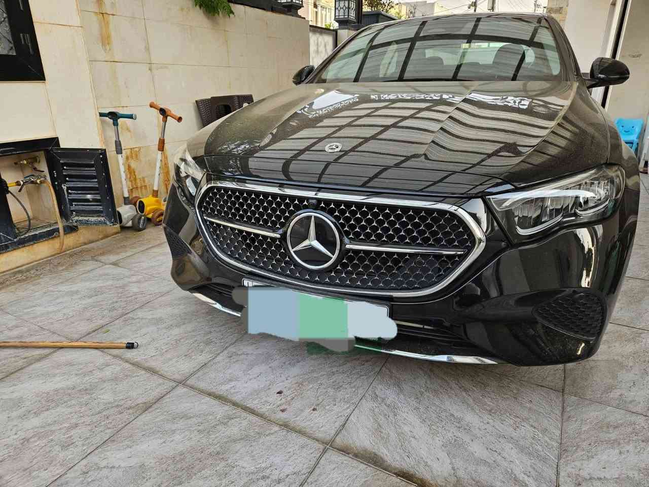 سلام عليكم مارسدس بنز E200فول مواصفات 2024 ماشية 40,000وارد الماني كفالة عامة مكان سيارة اربيل هـ***********   سعر52,000$ وبيها مجال
