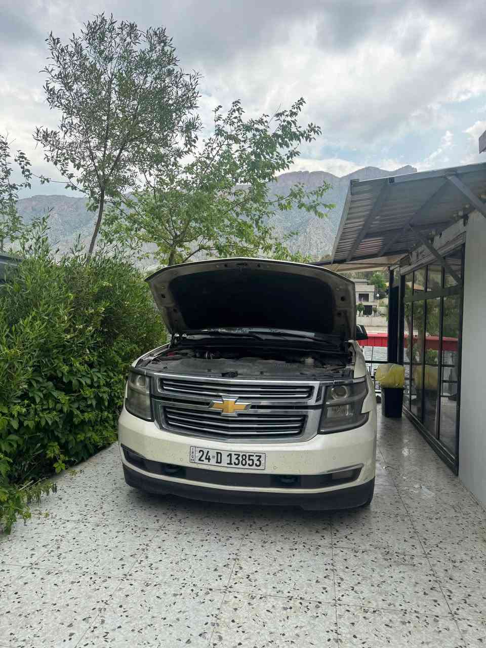 تاهو 15 
Ltz
ماشيه 160 الف كيلو
مواصفات فول خليجي وكالة منصور 
بيه 3 مكانات بارد مكفوله من صبغ وتبديل والفتح
مكينه مفتوح تبديل جعوب 
مكينة كير حدادية تخم تاير جديد كلشي بالسيارة جديد وسيارة كلش حلوة وجاهزه
سعره 305 قفل بدون عملة لا تعبني ولا اتعبك 305 تجيبهن وتجي غيرهه لا
*********** بغداد, العراق
