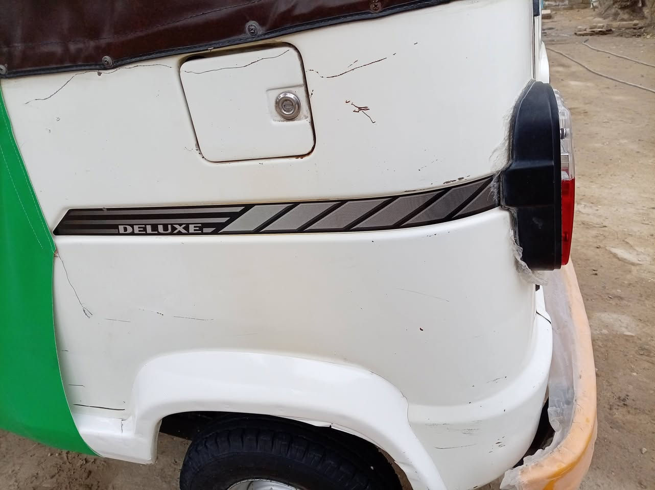 للبيع المكان بابل الحمزه الغربي شوف المقطع وخابر واني خادم وراق صولي ***********
