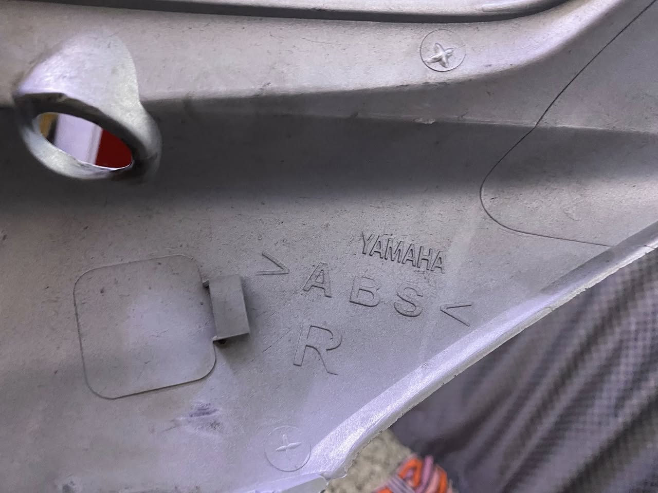 للبيع لون متغير بل ضوه يصير علا ذهبي وبليل علا سمائي مال رمبه بس ضرر قليل  اصلي *********** سعر(80 تخم كامل ويا سبايدر عامريه
