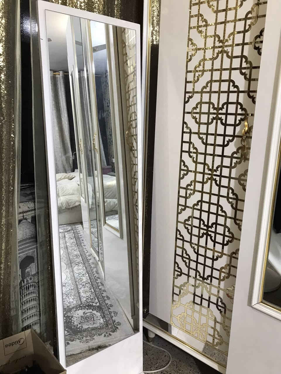 السلام عليكم 
غرفة تركية نضيفه جداً استعمال قليل (٥او٦ اشهر) جديده يعني 
متكونه من ٨قطع اخذتها واحد وربع رايدتها ب٦٥٠ عنواني الدوره للتواصل ***********
