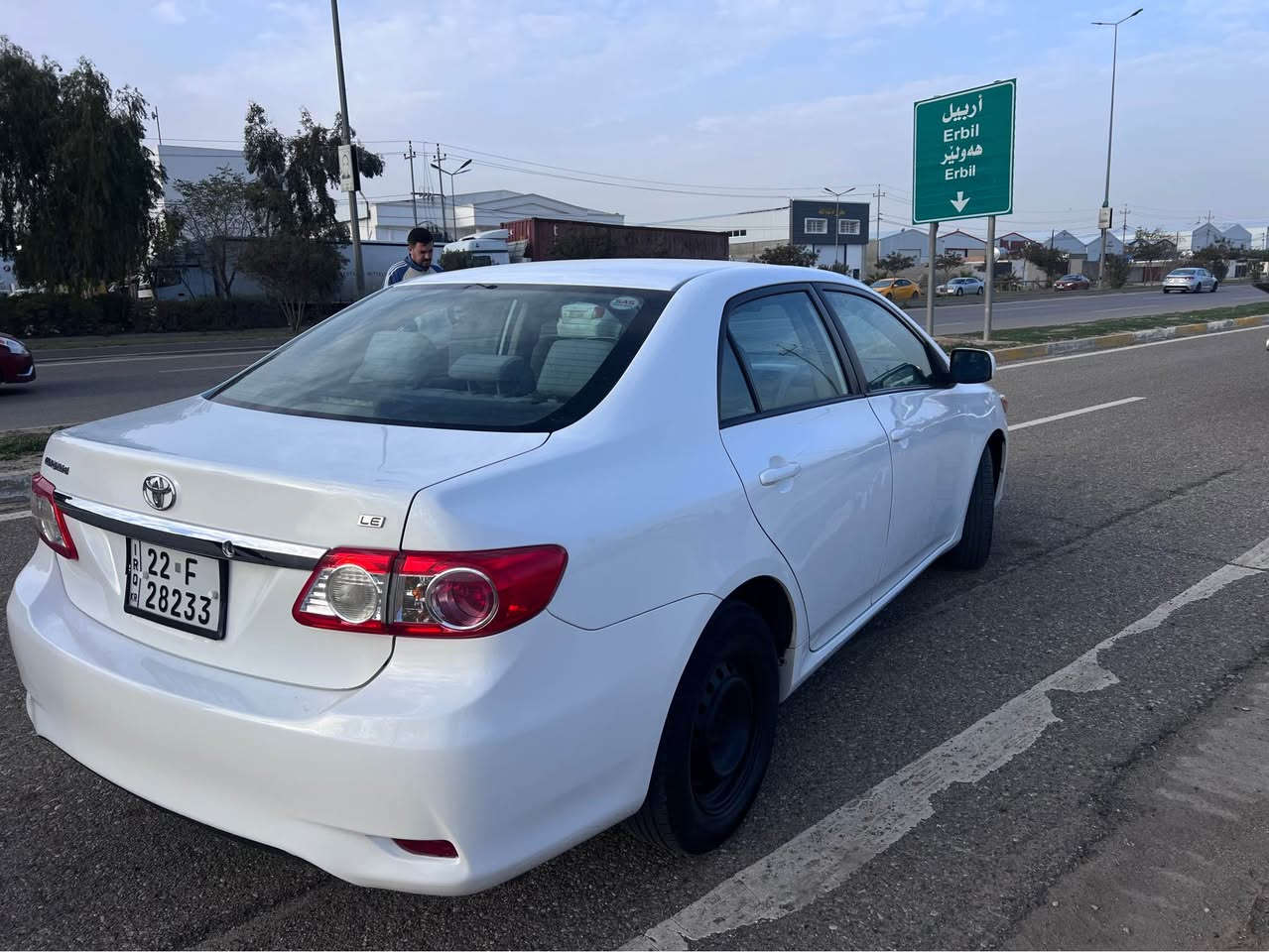 سلام عليكم 
تويوتا كورلا موديل 2011 بدون صبغ وضربة فقط تعديل بارد 
ماشية 161000mi
سنوية جديد وبطاقة بانزين وسيارة بأسمي 
مواصفات Le معروفة 
*********** كركوك, العراق
