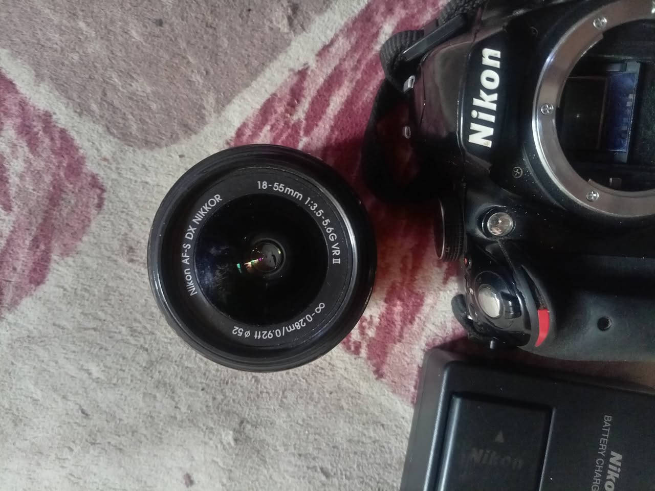 كاميرا نيكون 3200 شغاله مابيها شي نقصها فقط عدسه بيها العدسه عاطله وياها رام وبطاريه وشاحنه وجنطه للبيع او مرواس ب دراجه الشراي يجي خاص وبالخدمه


**إذا كنت صاحب هذا الإعلان وتريد حذفه لأي سبب، رجاءا أرسل رسالة إلى الدعم الفني**