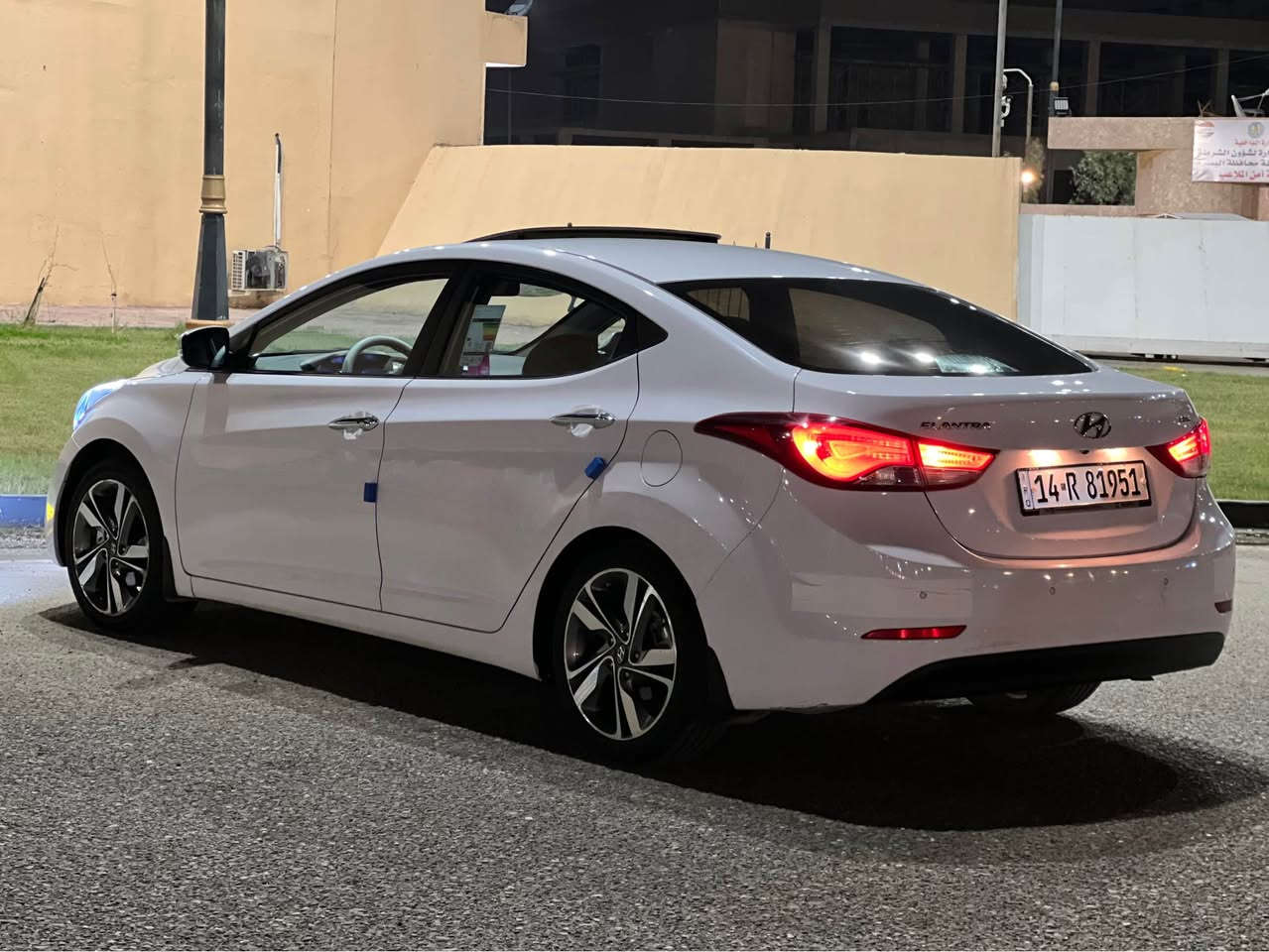 سلام عليكم 
النترا 2015 خليجي GLS فول موصفات vip محرك 2000 رقم بصره الجديد بسمي هزه وسنويه جدد لسياره ماشيه 115 الف كيلو حقيقي شرط وين تريد افحص لسياره بيهة لداير صبغ موضح باصور وبيهة بارد ولباقي كله مكفول محرك برغي ما مفتوح منه ولكير هم كفاله حداده 90% تبريد ثلاج ❄️لسياره جاهزه من لطول لطول موصفات السياره 
/لد امامي 
/ثلاجه باجكمجه
/بصمه تشغيل وابواب
/تبريد منفصل مناخين 
/تبريد خلفي
/مري شفط
/كشنات جلد مشمشي بلاد
/عدسات لايت شرط نهار ☀️ 
/شاشه تاب
/يدات نيكل بلاد
/حساسات خلفيه
/مود درايڤ
/كشن كهرباء
بعد بيهة هواي موصفات لسياره جديده وجاهزه ورقم الجديد بسمي مكاني بصره للبيع 134$ اتصل او وتساب *********** البصرة, العراق
