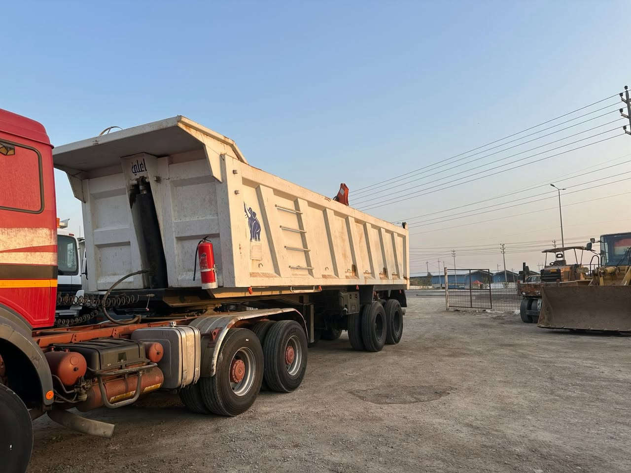 السلام عليكم عربانة للبيع علم ربطة 16 طخم تاير جك جديد شاصي كفالة  ذرعة32 م

***********
