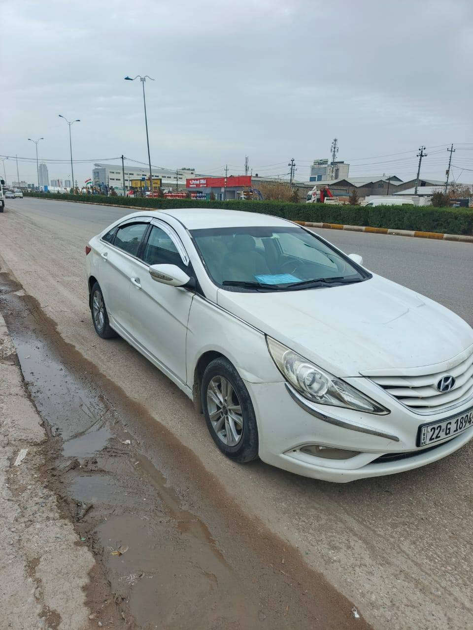 سلام عليكم البيع سوناته موديل 2011 خليجي مكفوله من ضربه فقط بيه رشات صبع بس ابيع حزام صبغ سياره خير من الله كهربائات كلها شغاله تخم تير جديده رقم اربيل دولي تريد وكال تريد مداور سنويه 31 هزه جديده  سعر 105 وبيه مجال بصيط ***********
