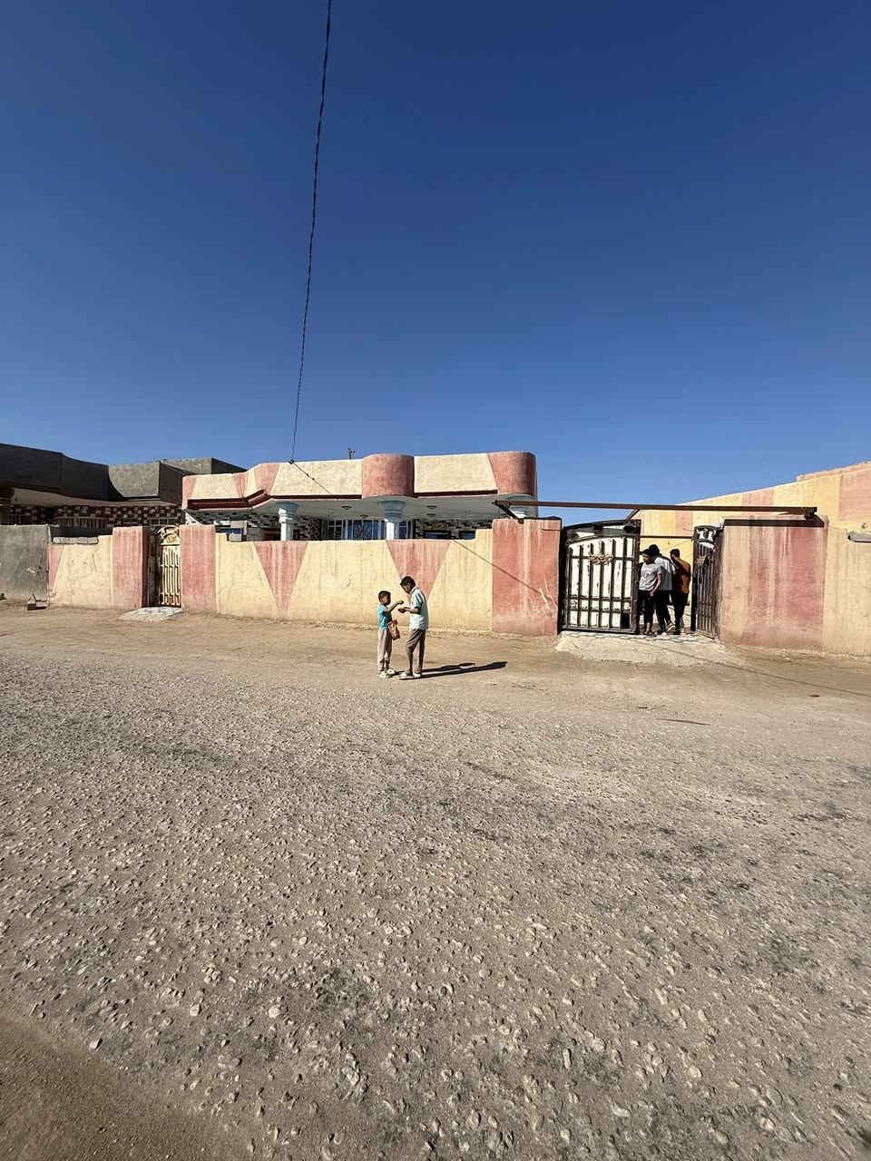 يالله
صيام مقبول وإفطار شهي ان شاءالله 

يعلن مكتب الوسام الذهبي عن وجود دار للبيع 

طابو زراعي سند حديث 25

مساحته 250م

طابو زراعي سند حديث 25

تفاصيل الدار 

غرفتين وكليدور ومطبخ وصحيات واستقبال 

طابق واحد واضح كدامك بل الفديو 

العنـــــــــوان 

حله بابــــــــل

خلف معهد أبي غرق 

السعر 75

تفاصيل اكثر مراجعه المكتب أو الاتصال عل الأرقام الموجوده في المنشور 

***********

***********
