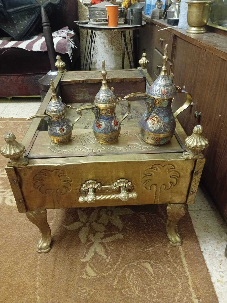 منقل نحاس،  كامل قديم  وزن فوق ٢٥كيلو لبناني قياس،٩٠سم في ٥٠سم  خالي من العيوب  مع دلال عدد٣ نحاس صب 
٠٧٩٥٢٦٩٧٤٠


**إذا كنت صاحب هذا الإعلان وتريد حذفه لأي سبب، رجاءا أرسل رسالة إلى الدعم الفني**