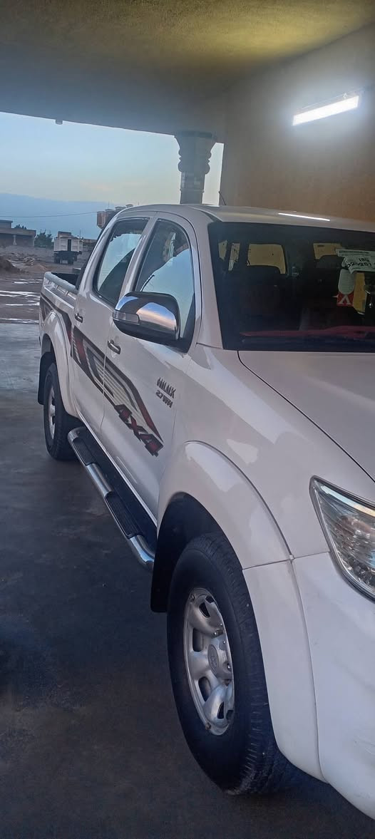 سلام عليكم بيكم للبيع 2012فورويل رقم أربيل كير عادي سياره نضيفه لا بارد ولا صبغ ///***********///***********///
