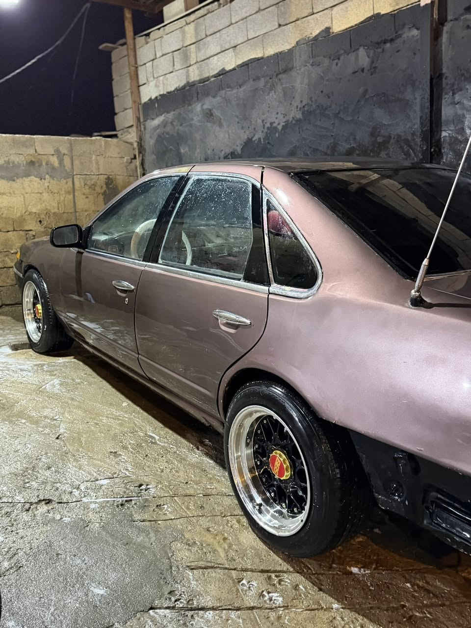 السلام عليكم نيسان التيما مديل 1992 اللون الحني مكينه 3000 ام كلاص اسود شوته رياضي ويل BBS المميز حجم كبير صالون سياره مضيف والبطانه مال جه صدو موجود بالجنطه وبحاله غير جيده لايت زنون رقم المثنى راعيه موجود سياره حداديه الكدام تعبانه كلش حداديه الورا بحاله جيده + لبريك ضعيف ويحتالجه تقسيم داميه الورا موجوده وناقص صفه وحده سياره صوت وشلعه تشك الكاع وشر سياره حلوه سعر 30 وبيه مجال رقم *********** واتساب فقط 
شباب لحد يدخل ويكلي شبيه ما بيه سياره كلش مكتوب فوق
