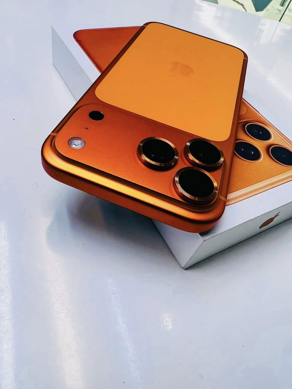 السلام عليكم
بيع او مراوس
17 برو ماكس 256  برتقالي شرق اوسط 
عالم القلعه  بطاريته 100 
نظافته 100   ملحقاته كامله مشحون 40 مره سعره 2100  قفل مكاني بغداد *********** واتس
