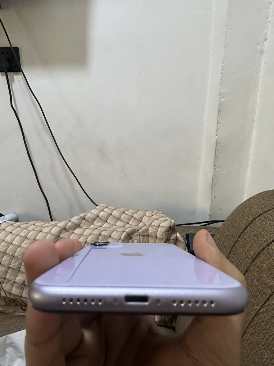 سلام عليكم ورحمة الله وبركاته جهاز آيفون ١١عادي ذاكره ١٢٨جهاز نضيف مبدل بي شاشه ومع العلم شاشه هم مكسوره بس معليه بل لمس لمس مالته كلش حلو وهاي مالته التعلي وتنصي عاطله ومبدل بطاريه عاديه بس الصرف مالته طبيعي مايصرف واستفسار الاتصال على الرقم *********** مكان بغداد سعر ١٧٥ وبي مجال
