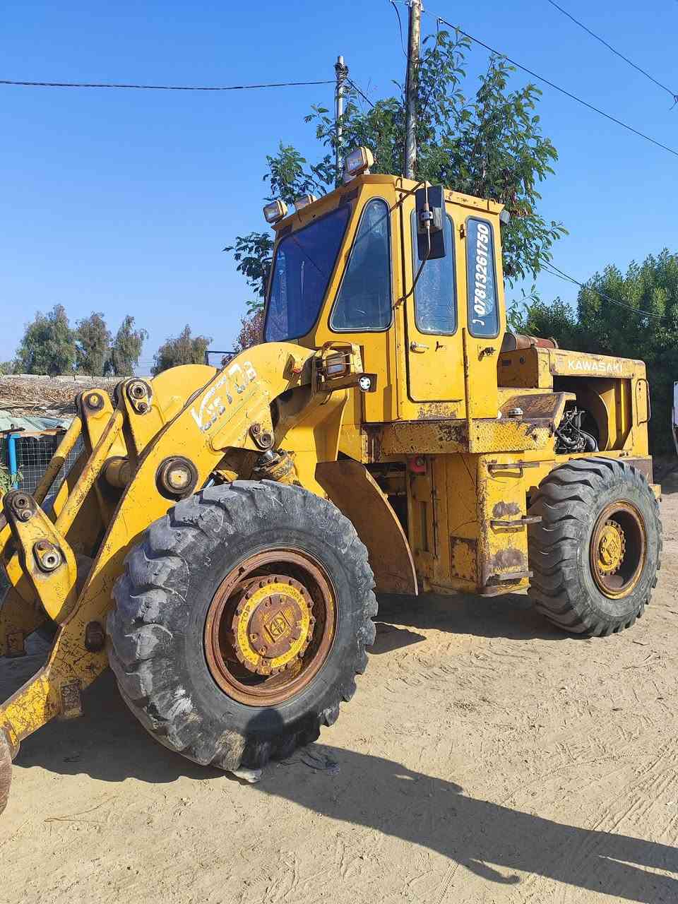 البيع شفل موديل ٨٣ رقم صلاح الدين بدون ضباره عندي وكاله عامه صبغ بلادي مكان فلوجه كرمه*********** سعر شدتين وربع بيها مجال
