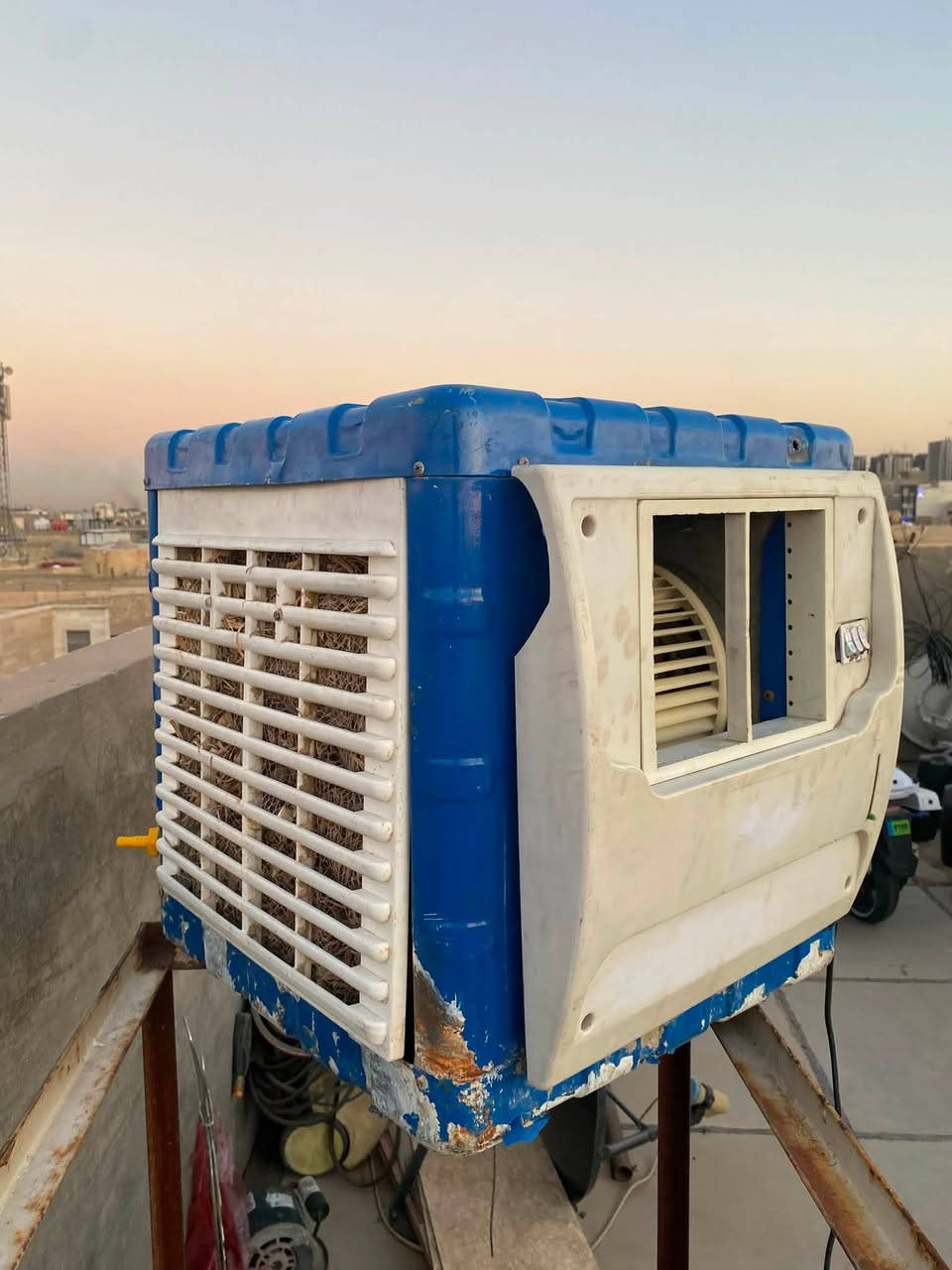 مبردة جديدة بالباكيت استعمال اقل الاسبوع عراقي مال موصل اخذتها ب 160 قيم باليرضي الله واخذها لان عندي شيلة 
ومبردة صغيرة كلشي شغال بيها ع الفحص هم قيمو باليرضي الله والخير ع الياخذ مكان بغداد المنصور


**إذا كنت صاحب هذا الإعلان وتريد حذفه لأي سبب، رجاءا أرسل رسالة إلى الدعم الفني**