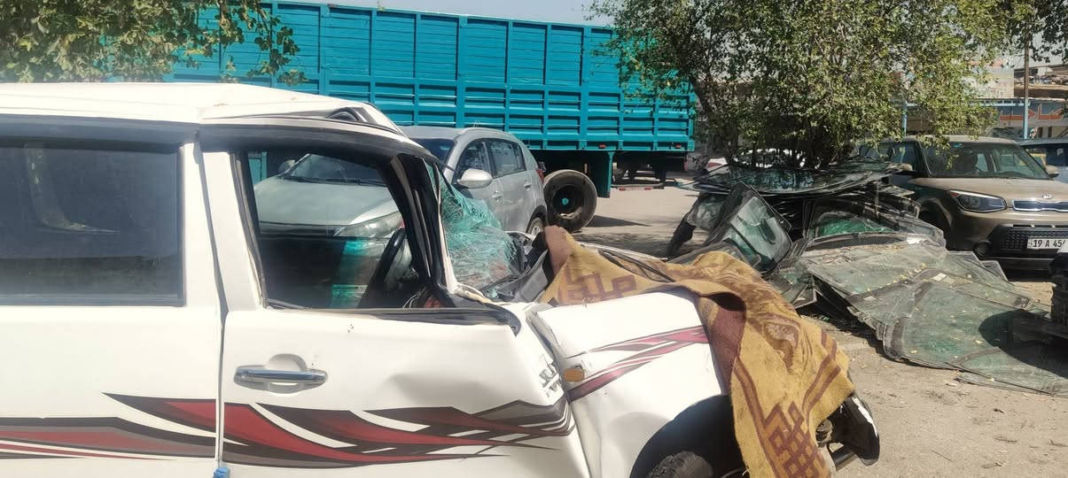سلام عليكم سياره فلاونزه موديل 8
سياره هاذ حادثهه مكان سياره كربلا *********** تواصل مستعجل عله بيعتهه @
