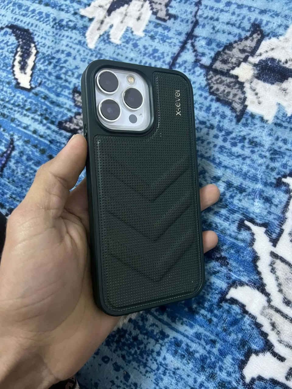 السلام عليكم 13 برو ماكس ذاكرة 256 بطارية 88 جهاز نضافة 100بل 100 مكفول من كلشي سعر 650 وبي مجال قليل  مكاني الشعب*********** ممتواجد عل خاص
