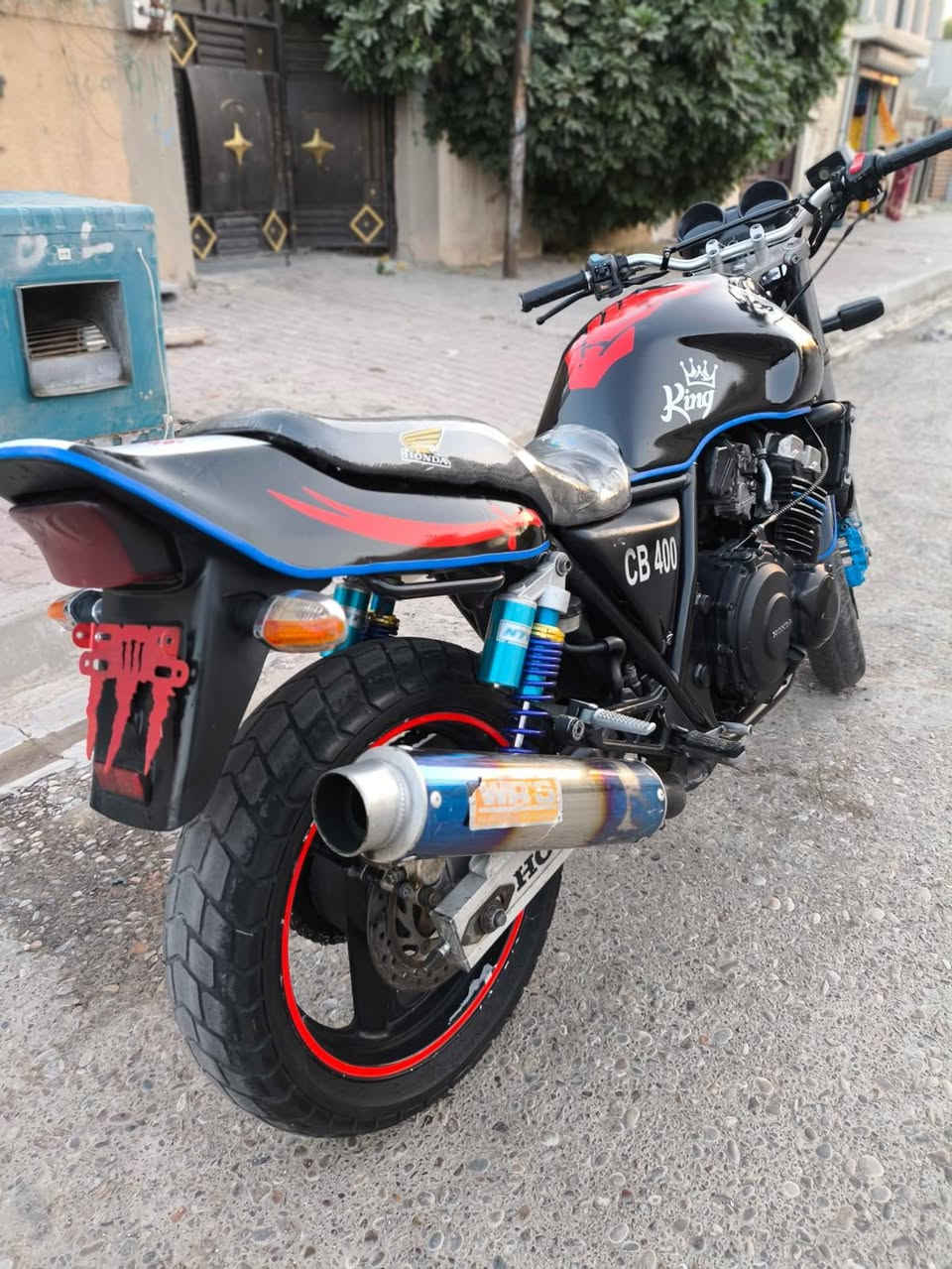 السلام وعلكم بطحه سيبي 400 16 و لف سعر مليون ونص بيه مجال قليل لشراي مو شراي لا اتعبني رجان  محرك شرط لا صرف ولا بخار كرنك ستندر ولا كصه وين مايعجبك روح افحس محرك شرط كاتم  محرك وكير شرط كهربائيات كله شغال دشبول كهربائيه أشير كله شغال ليت عالي ناصي أشير كله شغال دراجه كله شرط مابيه اي أوراق اسولك مكتبه وشرط سرقه وتساب ***********
