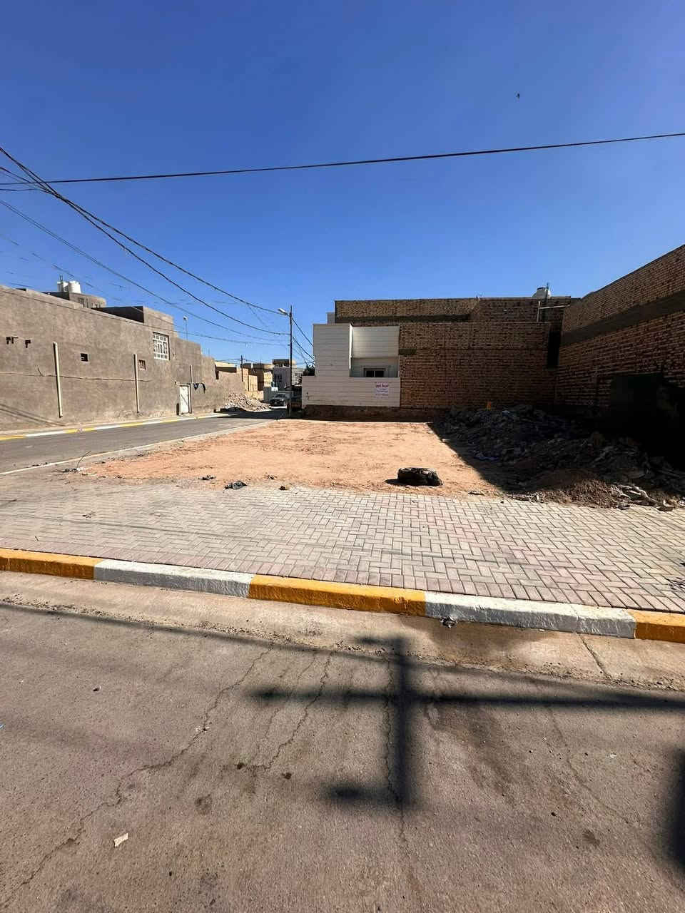 #اعلان رقم 7 (( اعرض عقارك معنا))  يتوفر

#دار_للبيع 🏠 عرصه

🔹نوع العقار: طابو صرف

📐المساحه: 142متر
📏النزال: 17.80
📏الواجهة: 8

📍العنوان: حي الفرات-شارع الصب

_____

♦ #للاستفسار عن السعر تفضل خاص


**إذا كنت صاحب هذا الإعلان وتريد حذفه لأي سبب، رجاءا أرسل رسالة إلى الدعم الفني**