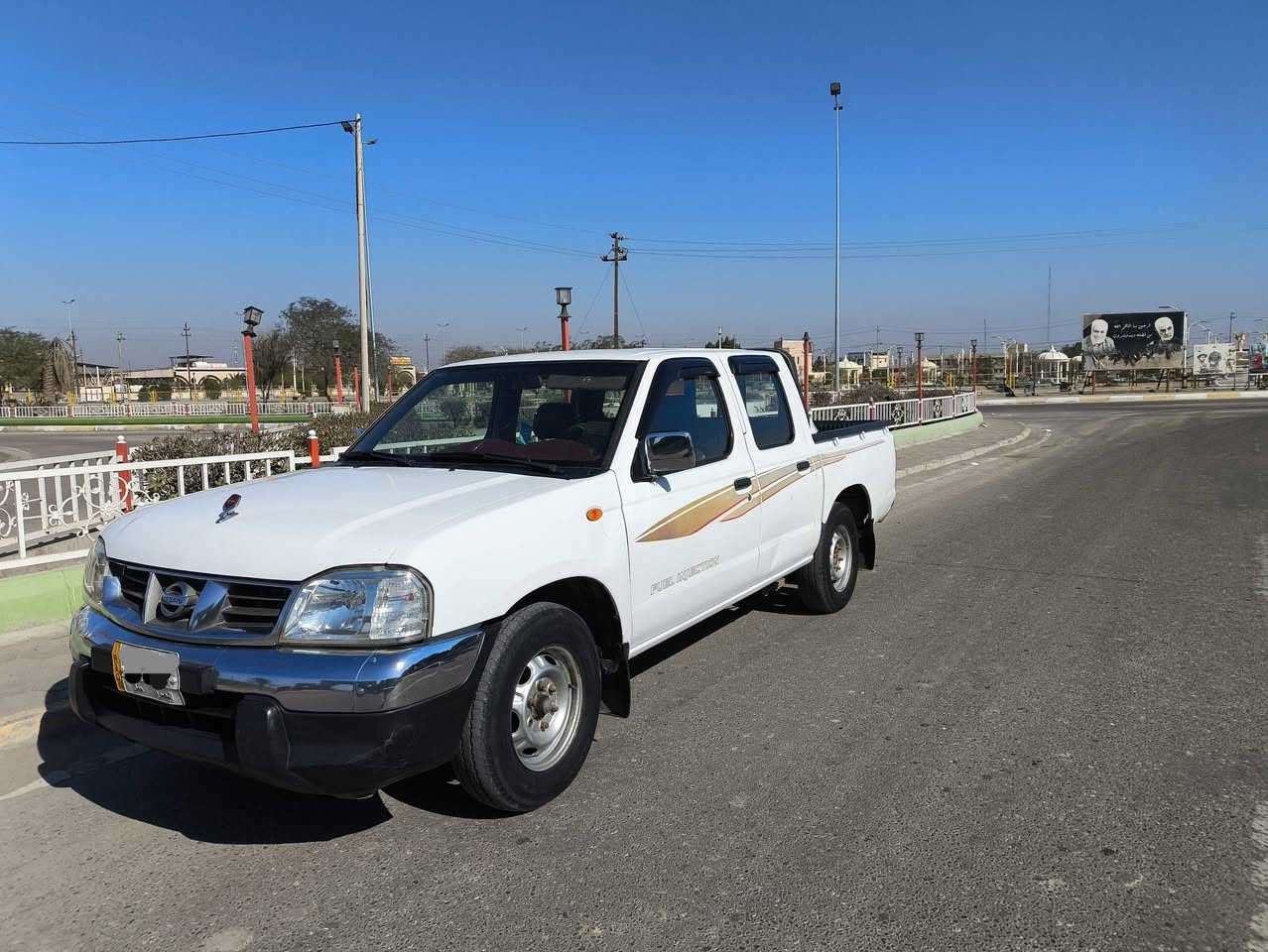 السلام عليكم نيسان بيك اب (شبوط) موديل 2009 
سيارة ياباني بشرط ، سعرها 130 ورقة 
ماشية 300 الف ، گير ومحرك بشرط ، السيارة نضيفة بيها ملاحضات صغيرة كلش . 
مكان السيارة : البصرة قضاء الفاو ،
للأستفسار : ***********
