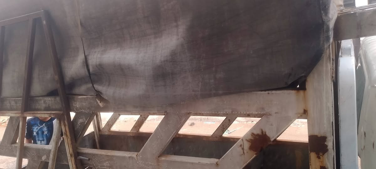 محجر مع الجادر ثابت شبكه وهوك كامل والجادر يتقفل اني رافعه السعر 250  محجر تكمهط


**إذا كنت صاحب هذا الإعلان وتريد حذفه لأي سبب، رجاءا أرسل رسالة إلى الدعم الفني**