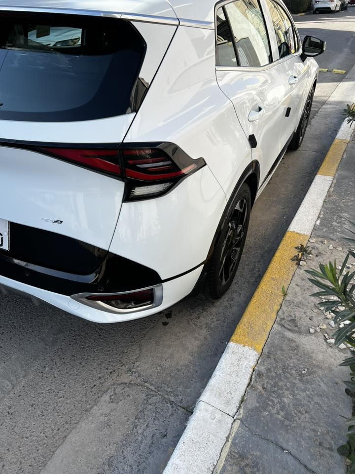 كيا سبورتج خليجي موديل 2023 جي تي لاين GT  لاين فول مواصفات بانوراما بصمة محرك 2000 تبريد قطعتين كشنات جلد تدفئة تبريد تشغيل عن بعد حساس امامي خلفي جنطة كهرباء السيارة مكفولة من الصبغ والبارد ماشية 46 الف السعر  230 مكان السيارة بغداد تلفون ***********
