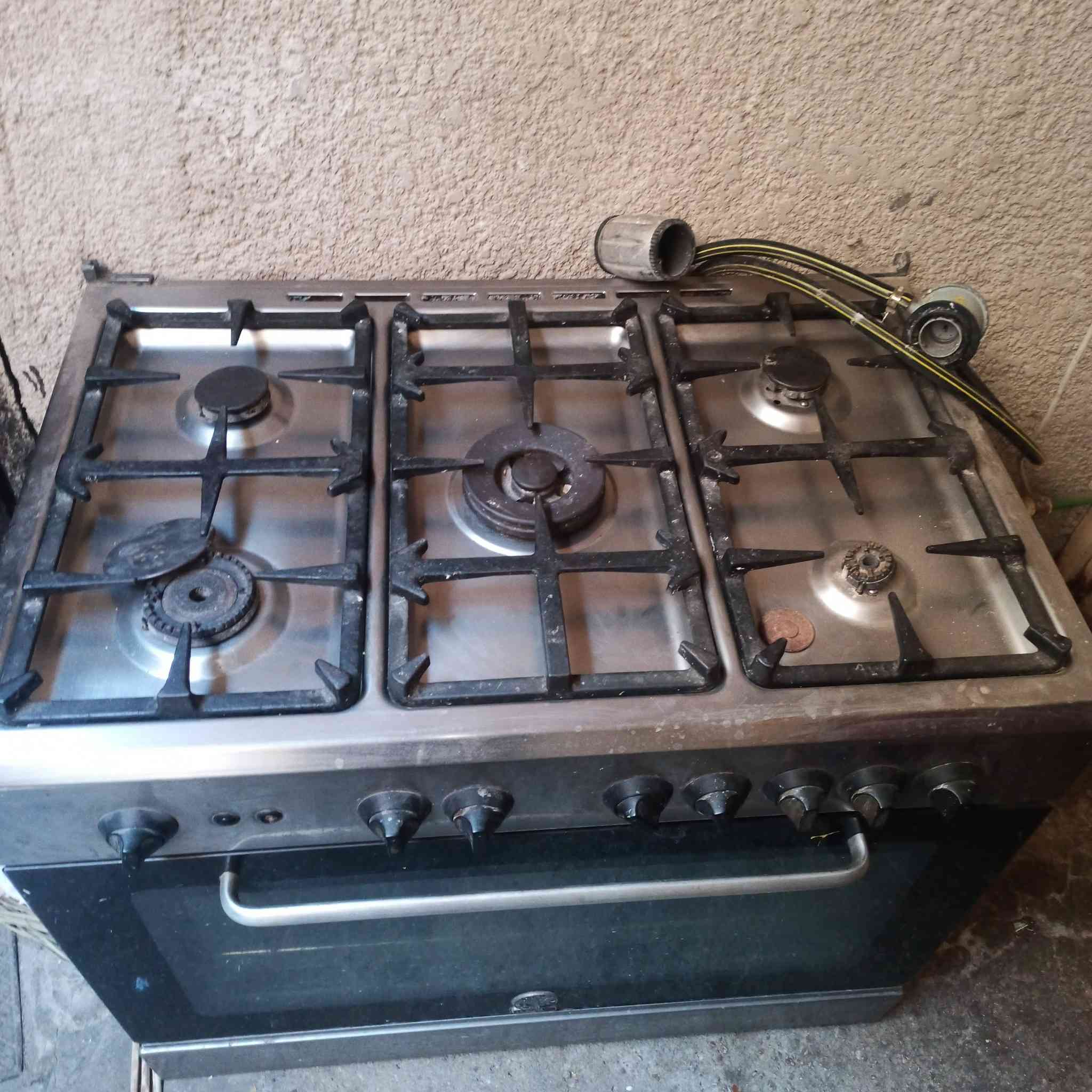 سلام عليكم طباخ 5 عيون
شرط الشغل مكانه الحر يم المقام 
سعره 125الف وبي مجال 
***********
***********
ماموجود عل النت بس اتصال رمش عليه اني اتصل بيك
