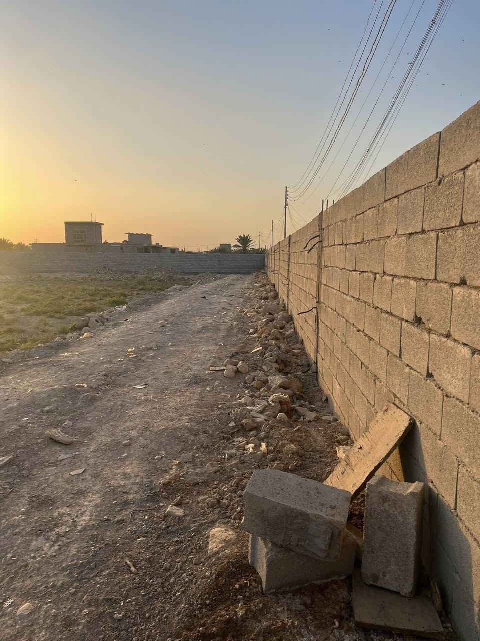 #دونم طابو زراعي عقد 117 للبيع 

المساحة/ 2500 متر الوجه ٣٧ متر

#الدونم يحتوي على سياج درجه أولى 

الموقع/ قرب مدرسة الشريف الرضي (الخماس)

#مقابل دور معمل السوس وجه التبليط الفرعي 

الجه المقابل الحسينية ( ركن ) 

#يبعد عن الشارع العام 500 متر تقريباً 

#ينباع كامل اوحسب الطلب /١٠٠٠متر  او ١٥٠٠متر

سعر الدونم / ١١٠ مليون وبي مجال

سعر ال ١٥٠٠ متر  / ٦٥ مليون وبي مجال

سعر ال ١٠٠٠ متر / ٤٥ مليون وبي مجال 

للاستفسار/ *********** / ***********
