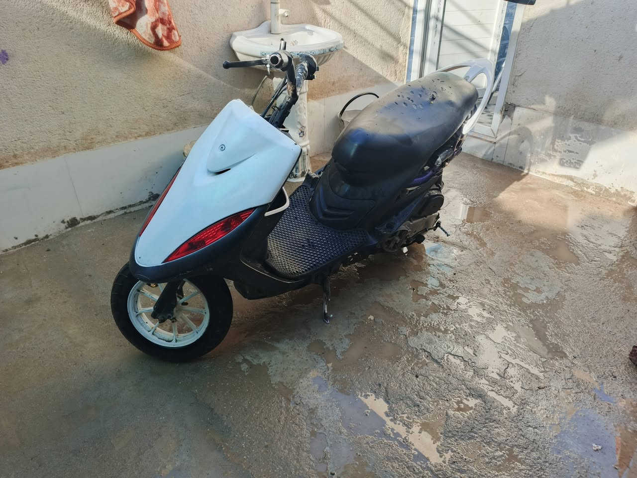 سلام عليكم  عدله للبيع بوشه 49 مجفته مره وحده دراجه شلعه موعدل بدون وراق دراجه عوس بس قبق هندر كلشي ما بيه كفلك من سرقه ومن عشاير سعر 350وبيه مجال ابو 250لا تراس ليش تفاشل وياك وهاذ رقمي ***********مكاني لربع سايدات مال عبجيه
