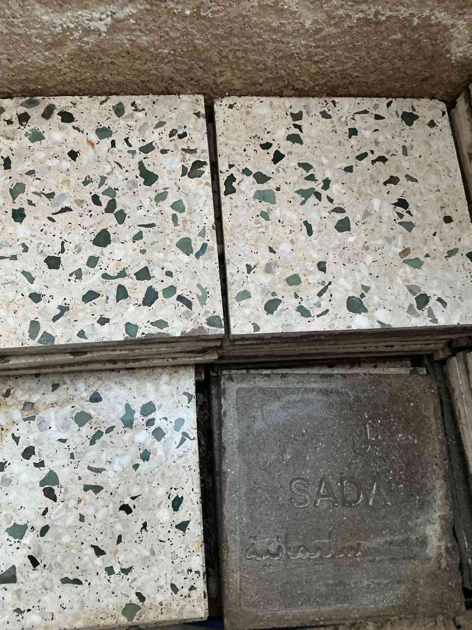 يا الله السلام عليكم كاشي سليمانية للبيع 25 متر 150 كاشية + 9 كاشيات هدية يعني 159 كاشية ... الكاشي جديد 

المتر ب 8 قفل انتبه كاشي #سليمانية مو مال كمالية كاشي يخبل كدامكم الله شاهد جديد ليس مستعمل وهذا احسن كاشي بل عراق سويت منة لغرفة مال بيتنا وزاد 

العنوان بغداد الشعب حي البساتين 

اتصال هنا ☎️   *********** اذا مو شراي لا تعبني كل التفاصيل كاتبها 💜✨
