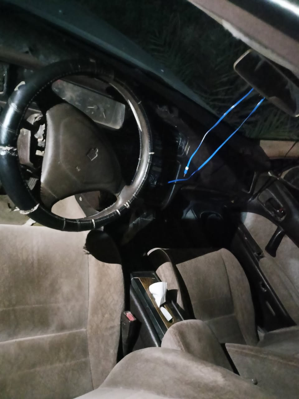 سلام عليكم البيع كراون بطه موديل 96سياره كفاله عامه مكينه وكير وحداديه سياره جاهزه  مكفوله كص ونقل وظربه وكلبه وسياره جديد رقم انبار دولي انكليزي  سعر 55 وبيها مجال مكانه نجف رقم الهاتف ***********
