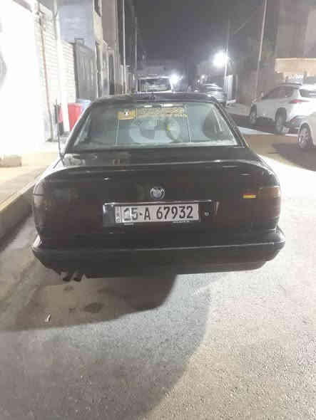 السلام عليكم بي ام 525 مسكر عدل كير ومكينه خير من الله صدر امامي خلفي نضيف تخم  تايرات السياره جاهزة تبريد كهربائية كله شغاله وبلاد داخلها نضيف لا ضربه ولا55 خويس لبيع او مراوس بي ام فقط رقمي ***********
