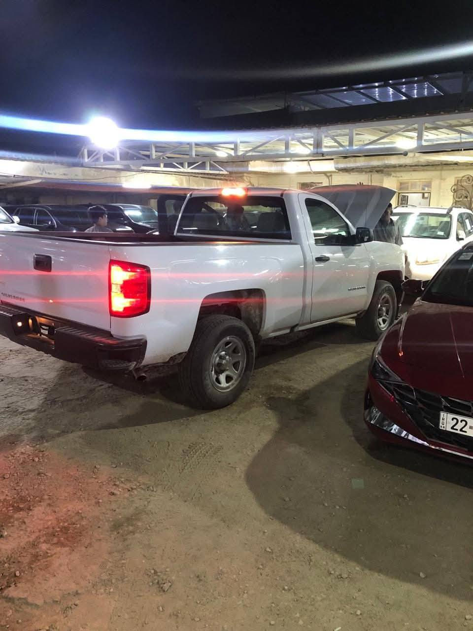 اسلام وعليكم سلفرادو للبيع موديل .2019 وارد امريكي حادثه موضح بل صوره ماشيه ١٩ ألف جديده سياره مكانه نجف اي استفسار اتصل وبخدمتك *********** رقم سياره بغداد .
