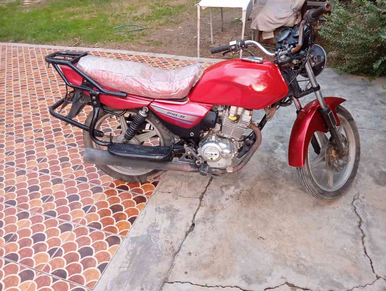 سلام عليكم دايون كلك نضيفه  محرك نضيف باتري سلف شغال لايت سعر 375 وبيها مجال قليل مكاني بابل قضاء المحاويل 
***********
