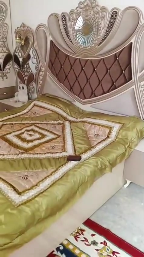 مكلفه بالنشر غرفه 9قطع اخت الجديده بعده بالنايلون السعر 750وبيه مجال للشراي الموشراي لا يعامل رجان اي ستفسار عل هاذه الرقم ***********
