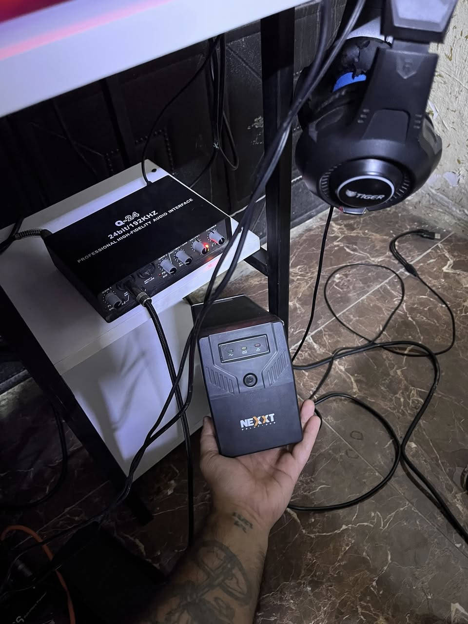 للبيع مع كرسي كيمنك و شاشة كيبورد ماوس سماعات ups 

Gtx 1660 ti 
Cor i 7 6700
Ram ddr4 16 
Ssd 256 
Hdd 2t 
  Power 750w 
السعر 800 وبيها مجال


**إذا كنت صاحب هذا الإعلان وتريد حذفه لأي سبب، رجاءا أرسل رسالة إلى الدعم الفني**