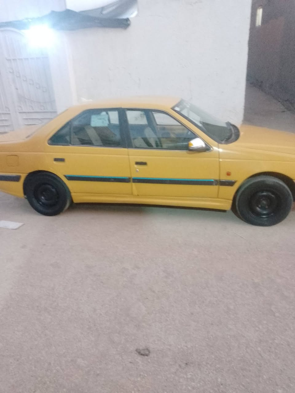 سلام عليكم بيجو بارص موديل 13سياره جاهزه نقصها بس تبريد ماعرف شبي حداديه نضيفه كهربائيات شغاله كلها سنويه لل 27 تحويل يمته ماتريد غرامه عليها 100يطيح من سعر خط وبحث بيها ملاحضه مبدل بيها قبق قماره واكعه عليها سقيفه سياره خير من الله سعر 24وبيها مجال ***********
