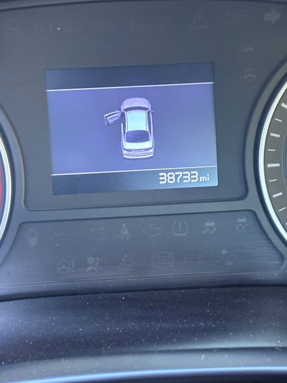 السلام عليكم كيا أوبتما موديل 2020 وراد امريكي حادثهه خلفي بسيط  وبيهه بعض الملاحظات البسيطه بالبدي موضح بفحص السونار گير ومحرك مگفول ماشيه38 الف مايل السياره استخدامهه كلش نظيف ومرفق وياهه صور الحادث وايضا فحص سونار المتدلاوي حجم المحرك 2400 jdi السعر 13500 $ وبيهه مجال بسيط حگ الجيه مكان السياره بغداد للاستعلام الاتصال ***********
