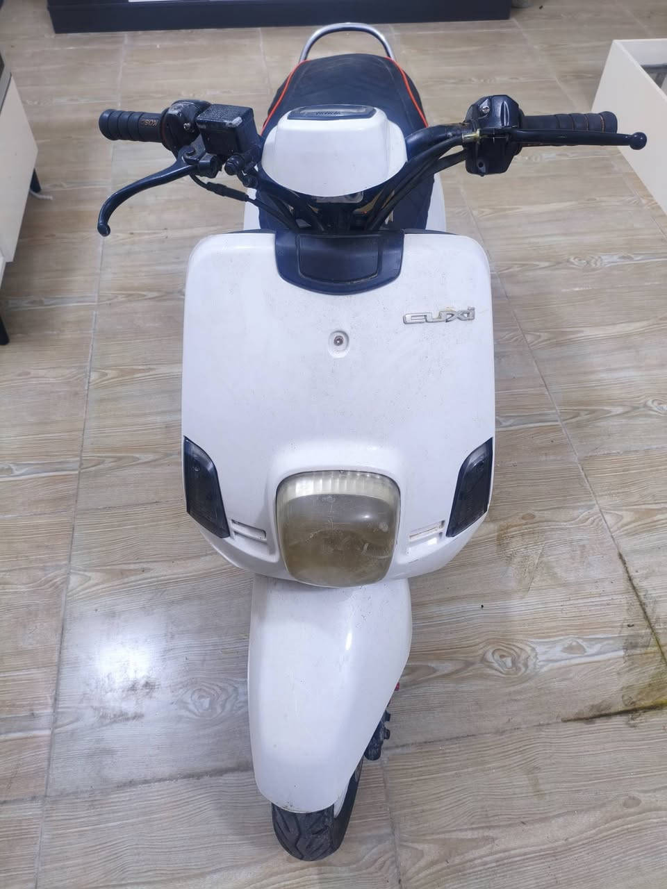 سلام عليكم
ماكس بوليس لبيع  دراجه طافيه ما اعرف شبيه  
مكان بغداد حي الاعلام 
***********
