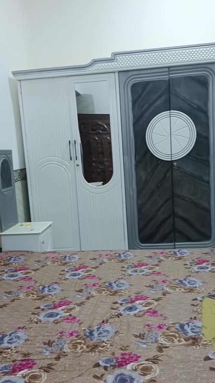 غرفه خشب عراقي بهيج تصميم جديد  ممستخدمه الوجع حفر سينسي معاكس 5 ملم ملحقاتها كامله عرض الكنتور مع زاويه 4متر شراي يتفضل خاص وبي خير ويدلل 🧿💣***********
