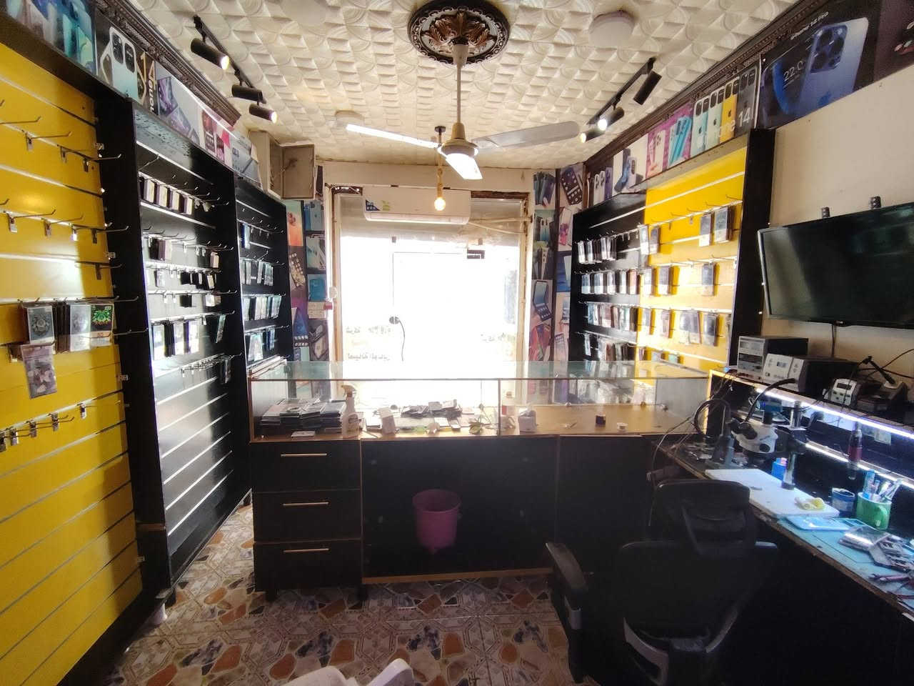 محل موبايلات صيانه هاتف  البيع كامل مكمل موقع شارع مصرف مقابيل مركز سوريين  لاستفسارواتساب ***********
