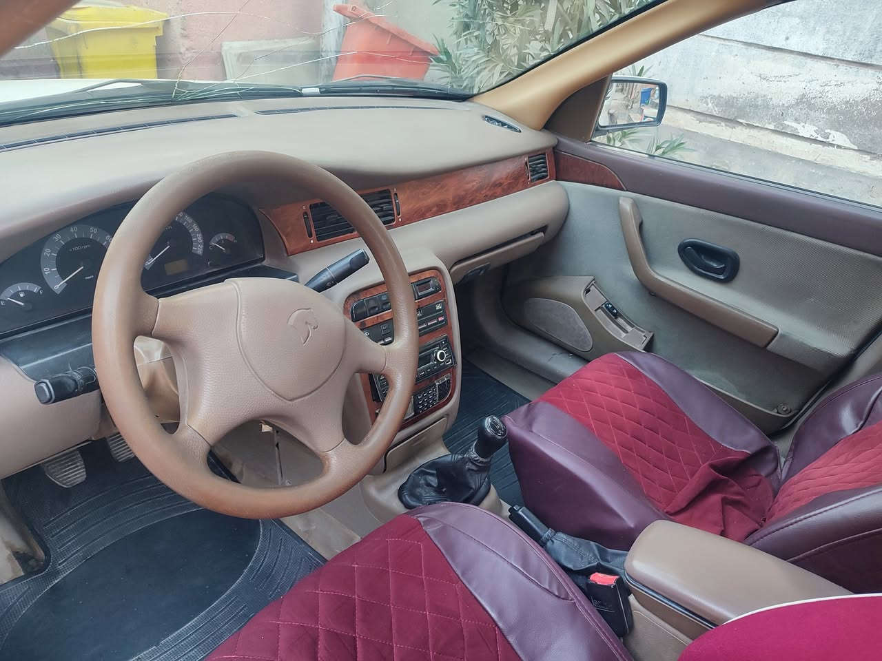 السلام عليكم...سمند للبيع مكينة گير خير من الله تبريد شغال سنويه باسمي مكان السيارة بالبصرة السعر 35 وبيها مجال ***********
