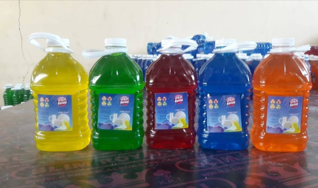 السلام عليكم
متوفر زاهي 

كارتون دبه ٢ونص لتر

دبه ٢لتر 

دبه ٣لتر 

دبه ٤لتر 

جلكان ٥لتر 

جلكان ١٠لتر    

جلكان ٢٠لتر 

براميل ١٧٠لتر

متوفر قاصر دبه ٣لتر    

متوفر منظف و معطر أرضيات 

دبه٢لتر 

جلكان ٥لتر 

يوجد توصيل لجميع المحافظات بأسعار مناسبه جدا 

***********

***********
