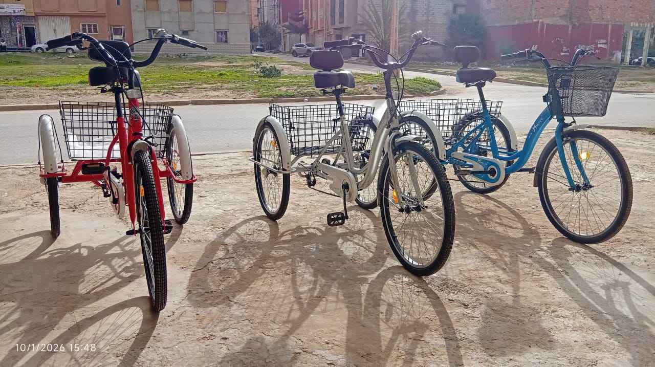 [6/‏1, 17:05] youssefghkhn: لأول مرة في المغرب ✨دراجات تلاثية العجلات  ✨ 🤩

✅جودة عالية 
✅بنية قوية 
✅سلاسة في القيادة

تصميم أنيق جذاب وممتاز  
للرجال والنساء 
السلة الخلفية قوية  وصالحة للتسوق وحمل الأغراض 
وللمشاريع الصغيرة  وللرياضة والنزهة ✨

وأحسن هدية. للوالدين 🎁🥰

7 فيتاس 
العجلة 24 بوصة 🛞
جانطا المنيوم 🚲
بنو 1.75*42 🛞
تكيا لسند الضهر 💺
سلة خلفية بمقاس 54/44 🛒
تحمل وزن 150 كيلو 💪
متوفرة في 3 ألوان 🎨

التوصيل متوفر لجميع المدن والدفع عند الاستلام

البيع بالجملة والتسقيط 0695893868 الرباط, المغرب


**إذا كنت صاحب هذا الإعلان وتريد حذفه لأي سبب، رجاءا أرسل رسالة إلى الدعم الفني**